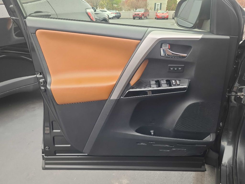 2017 Toyota Rav4 Image 35