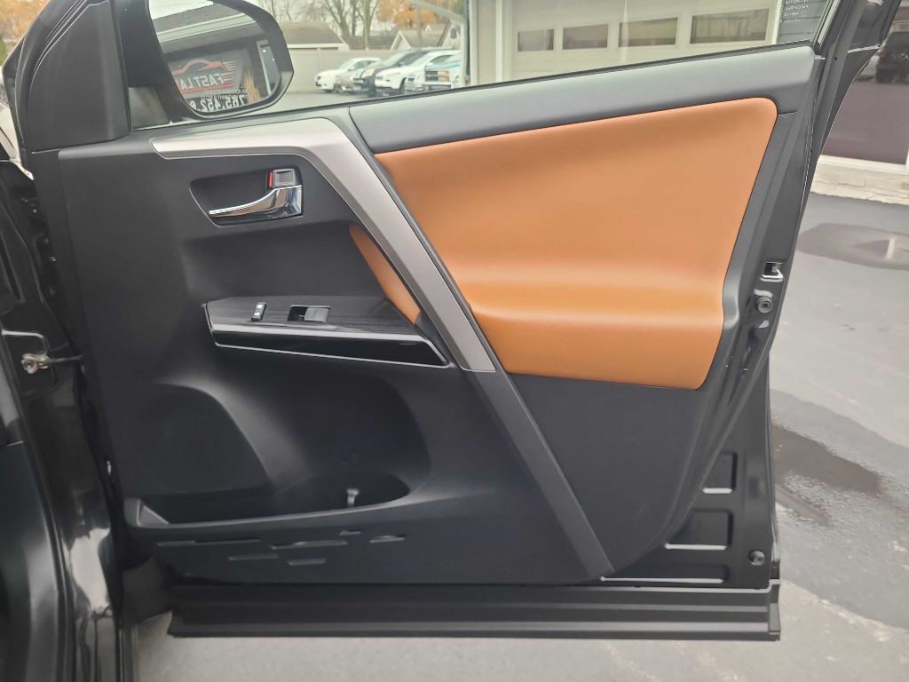 2017 Toyota Rav4 Image 37