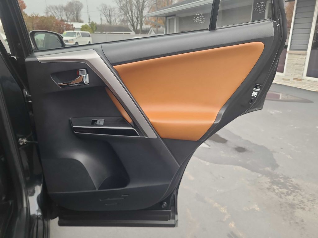 2017 Toyota Rav4 Image 38