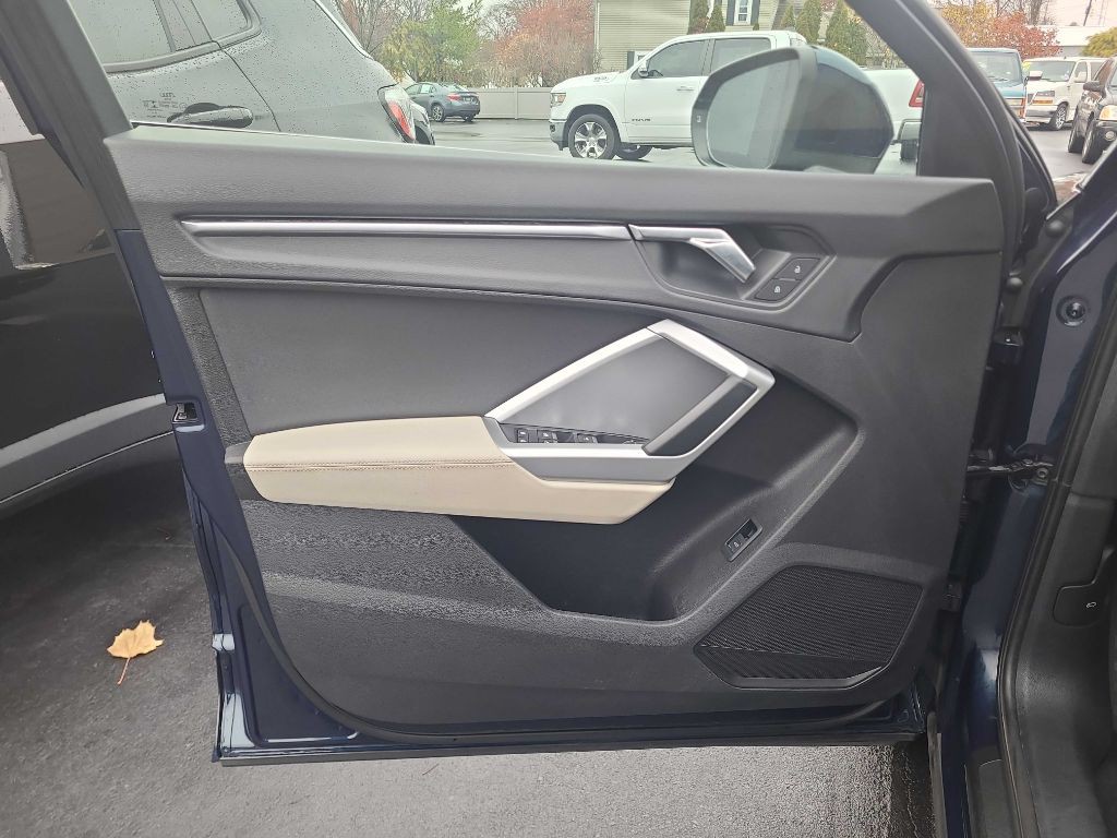 2020 Audi Q3 Image 32