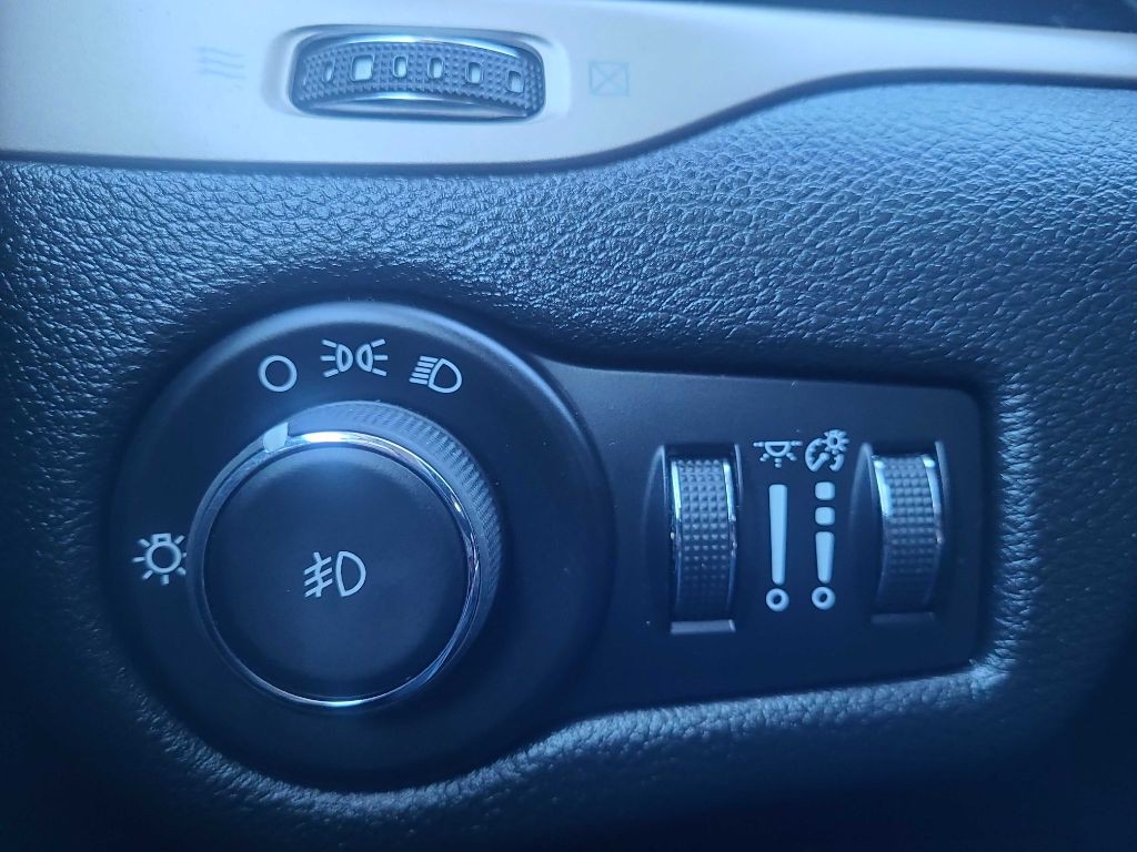 2014 Jeep Cherokee Image 19