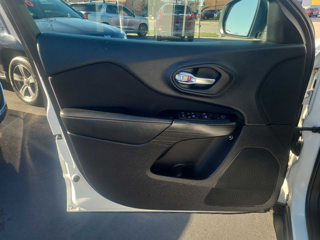 2014 Jeep Cherokee Image 25