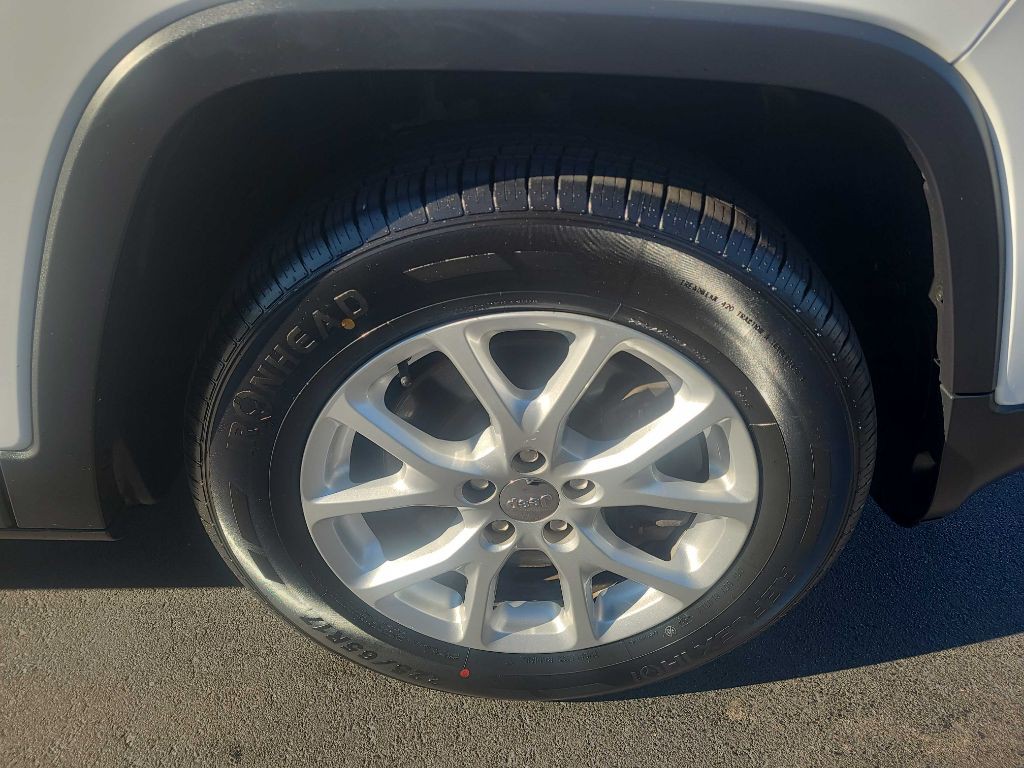 2014 Jeep Cherokee Image 32