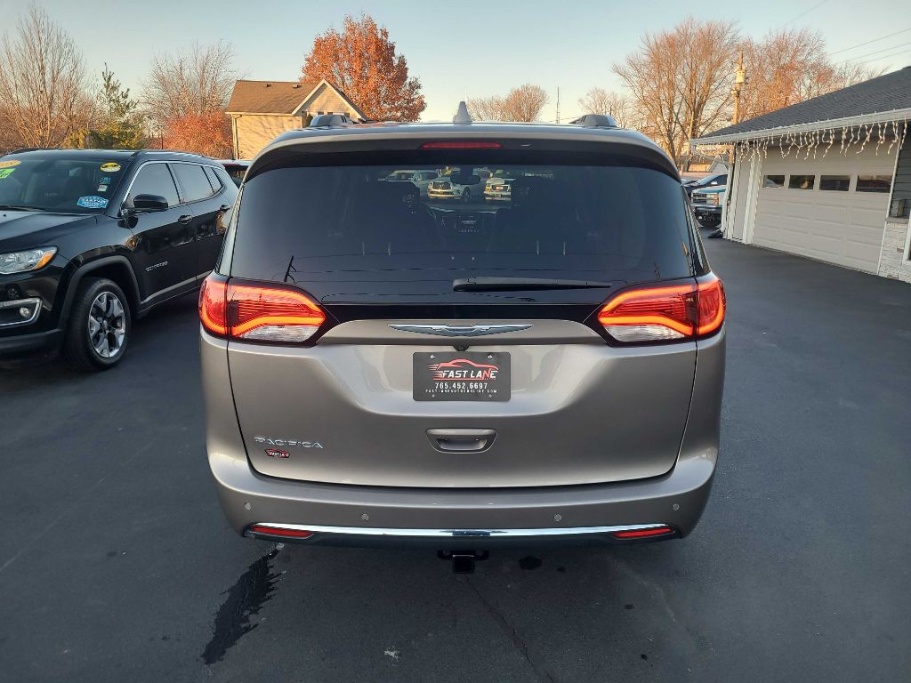 2018 Chrysler Pacifica Image 4