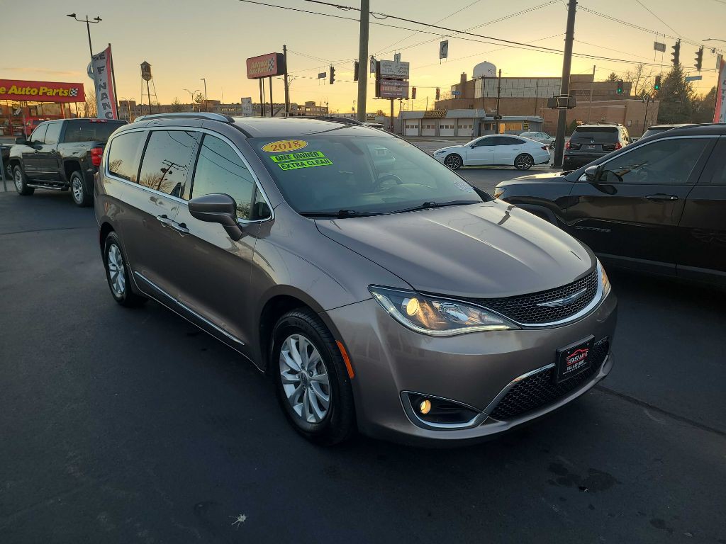 2018 Chrysler Pacifica Image 7