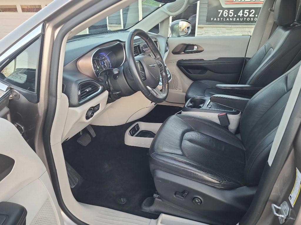2018 Chrysler Pacifica Image 10