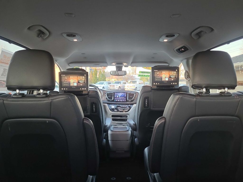 2018 Chrysler Pacifica Image 15