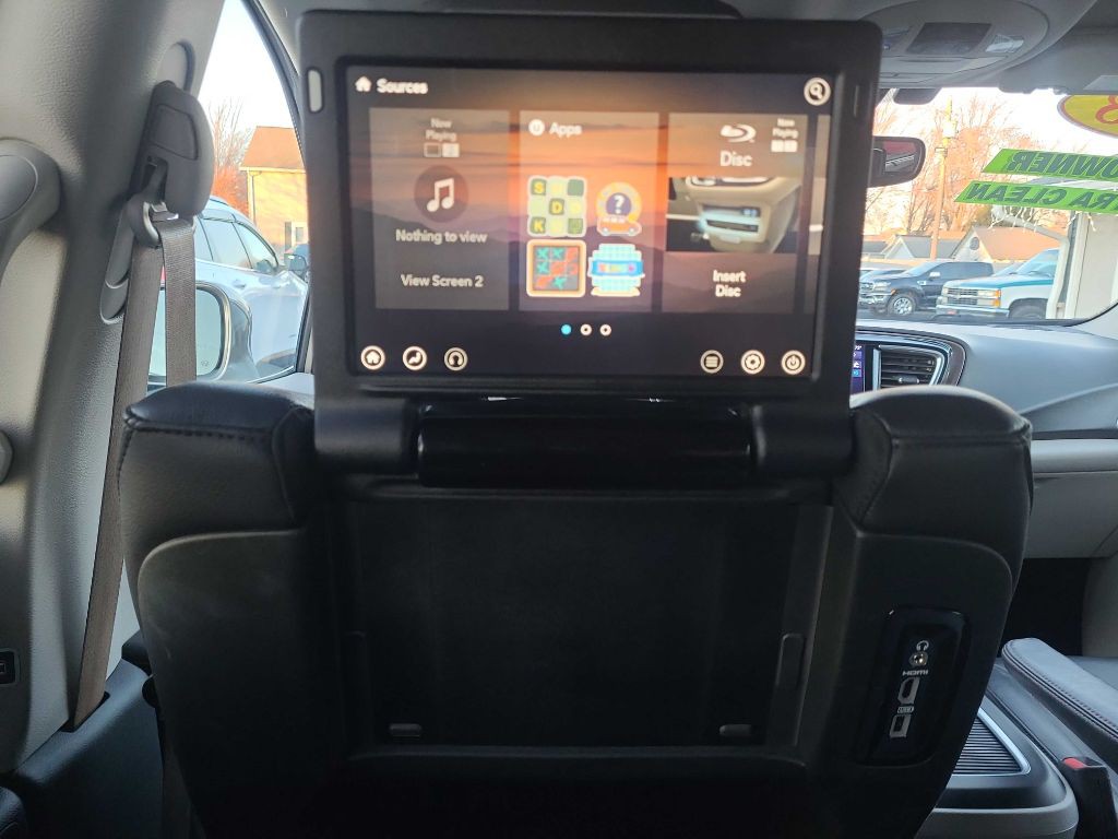 2018 Chrysler Pacifica Image 17