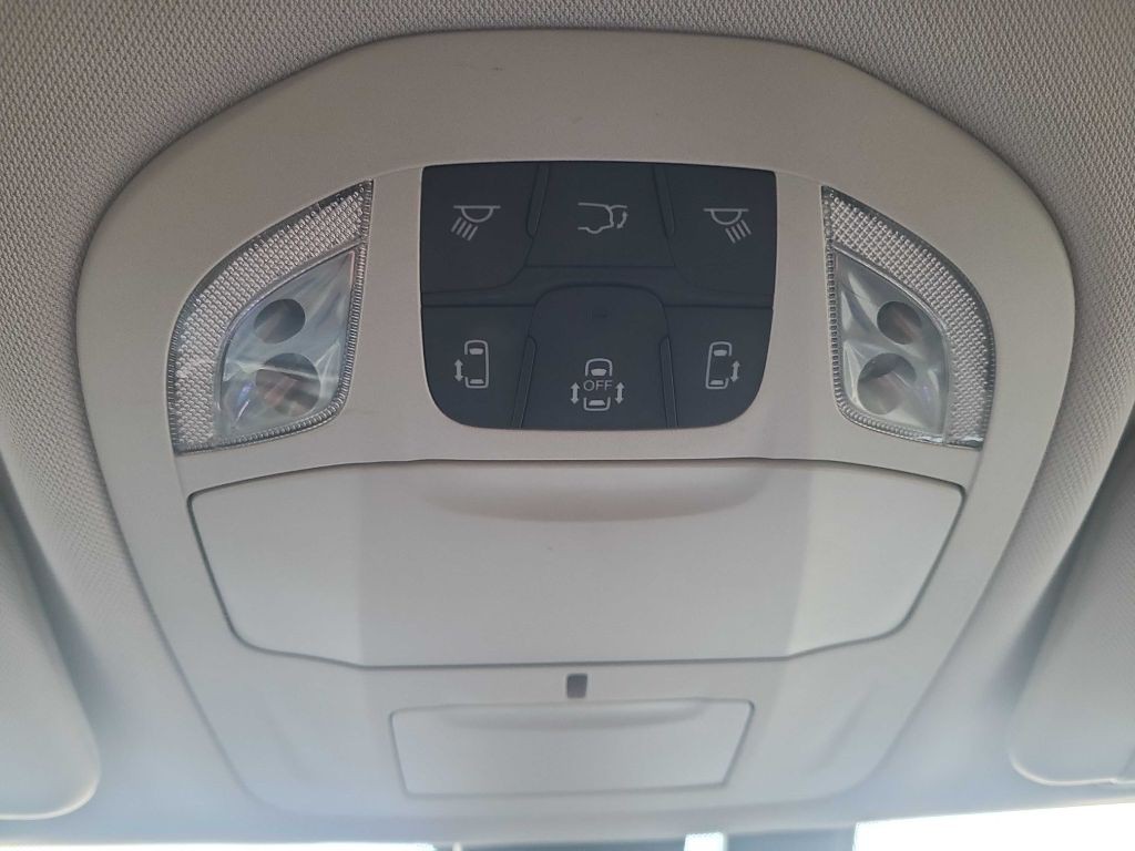 2018 Chrysler Pacifica Image 28