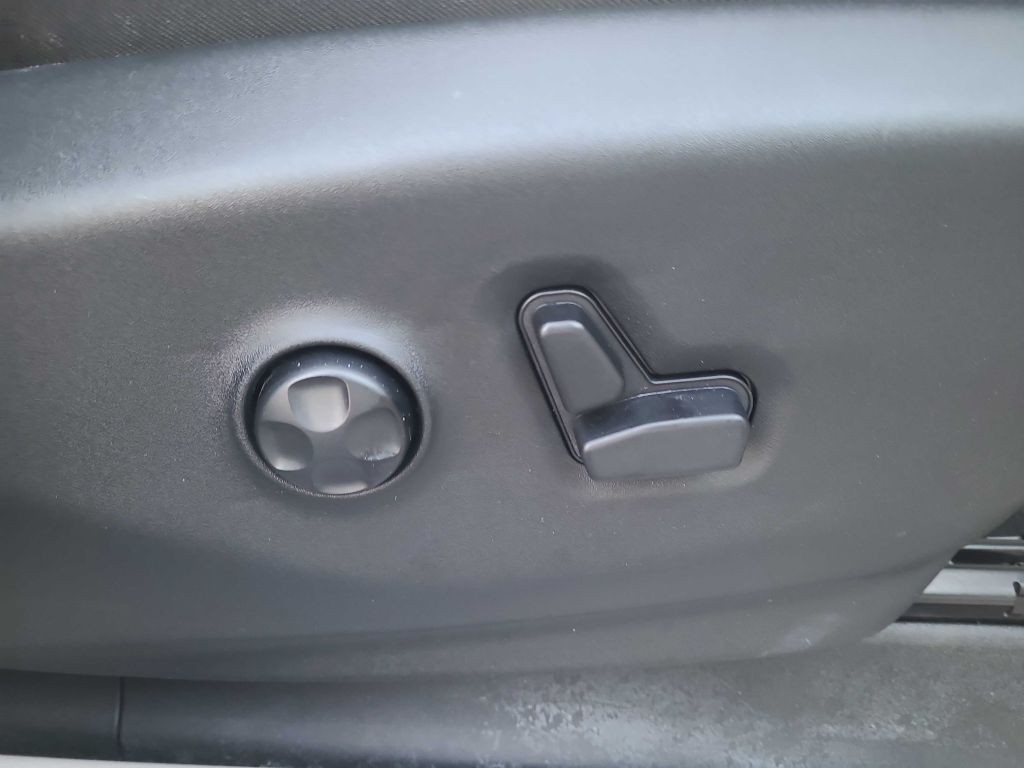 2018 Chrysler Pacifica Image 30