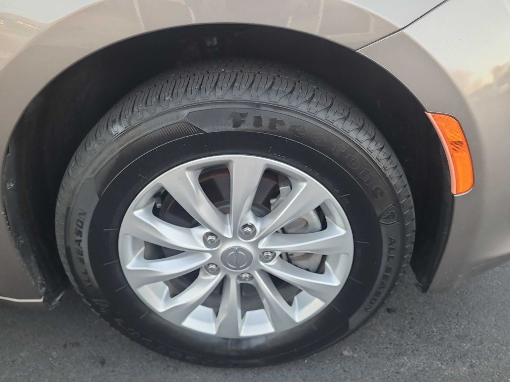 2018 Chrysler Pacifica Image 37