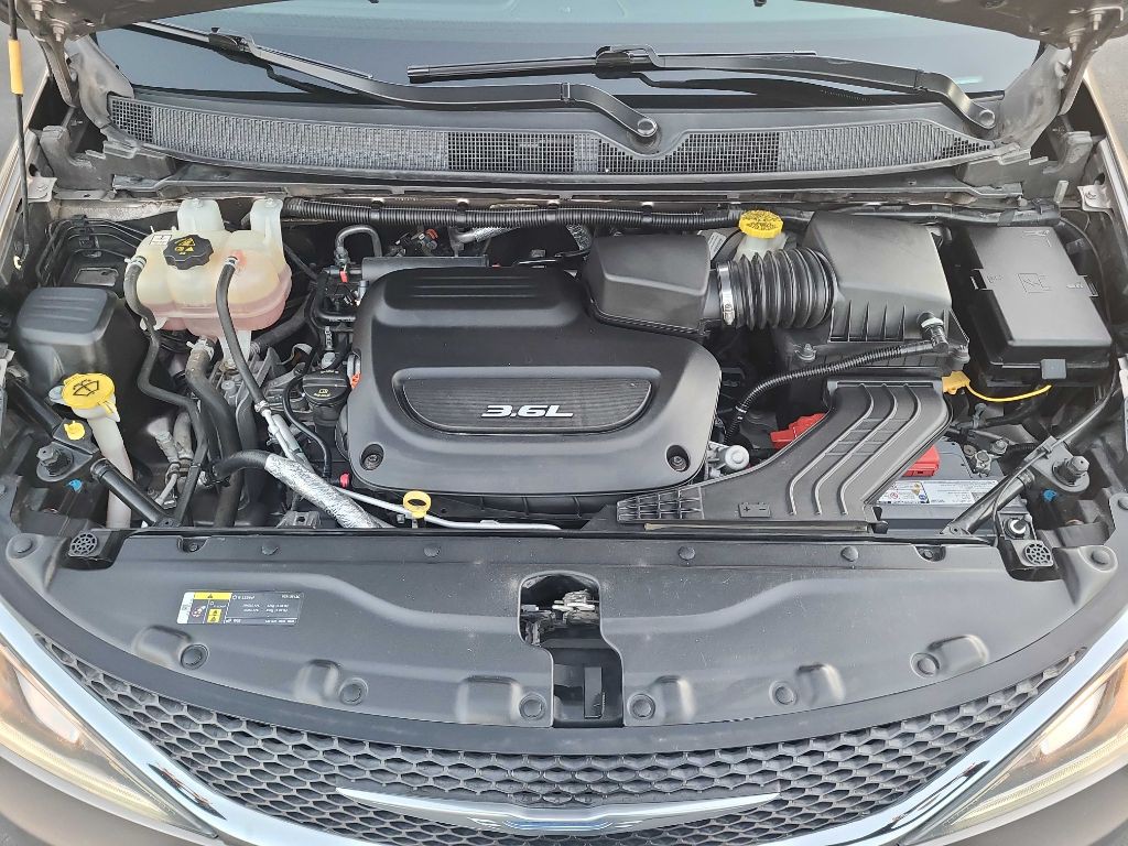 2018 Chrysler Pacifica Image 39