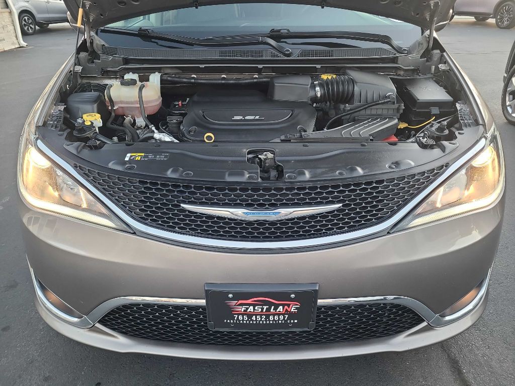 2018 Chrysler Pacifica Image 40