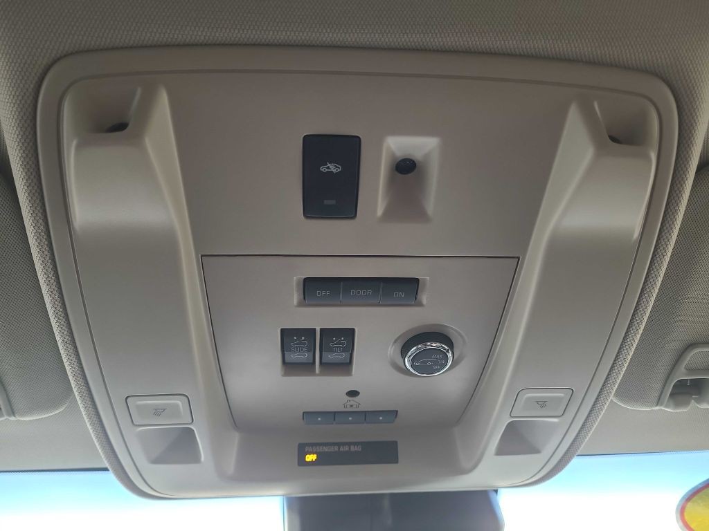 2017 GMC Yukon Image 30