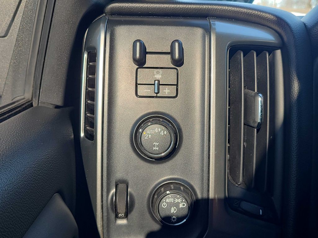 2018 Chevrolet Silverado 1500 Image 18