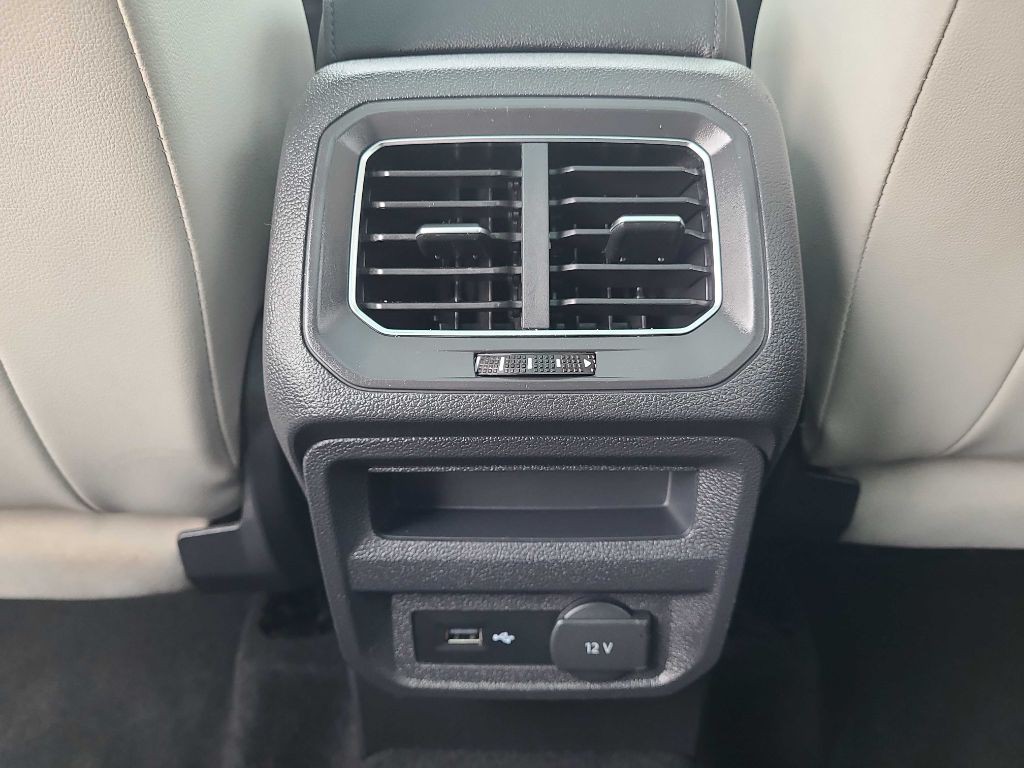 2018 Volkswagen Tiguan Image 18