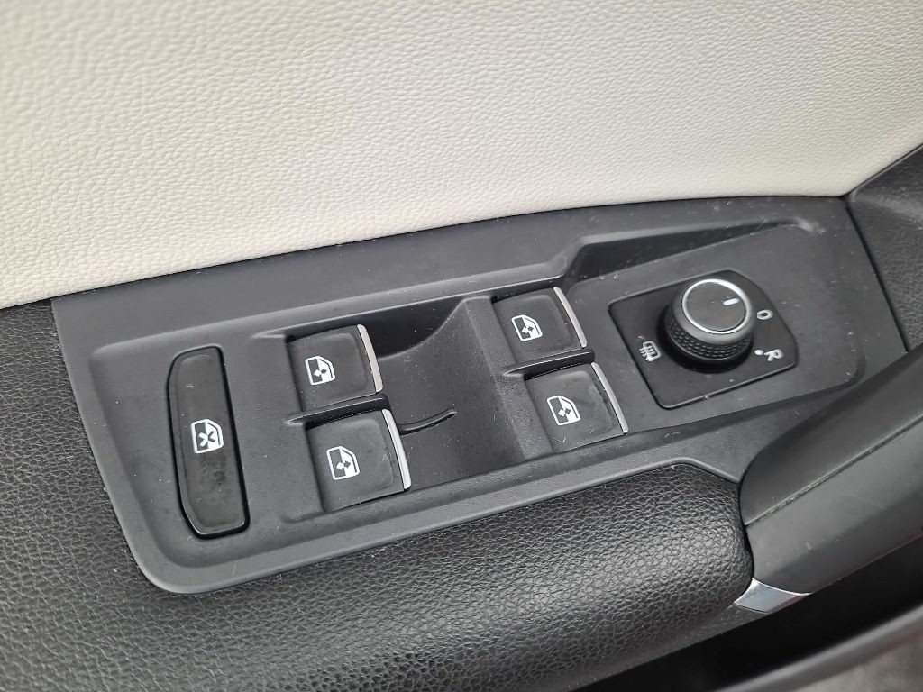 2018 Volkswagen Tiguan Image 35