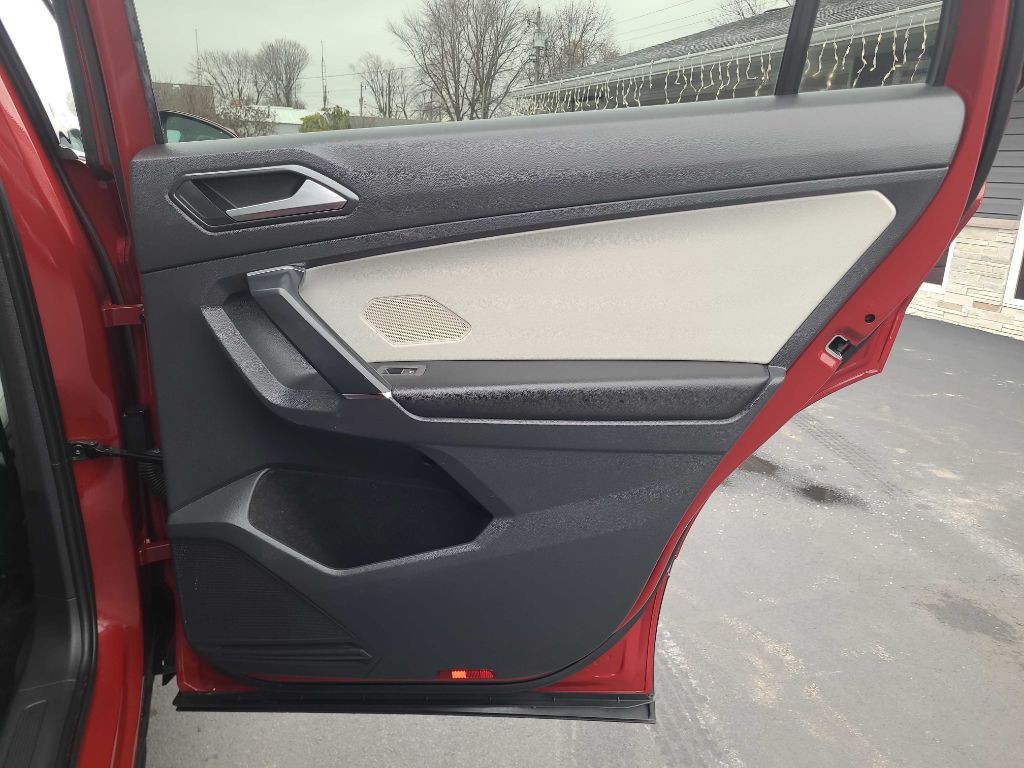2018 Volkswagen Tiguan Image 39