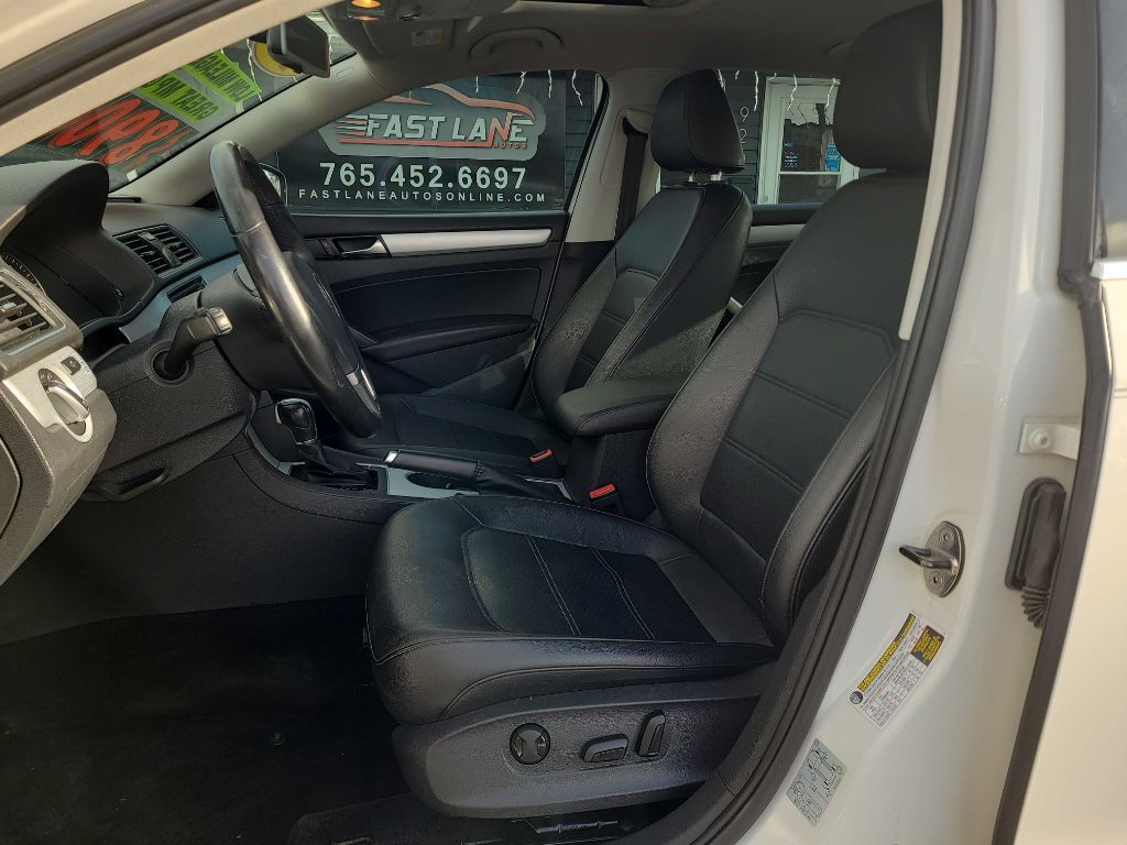 2013 Volkswagen Passat Image 10