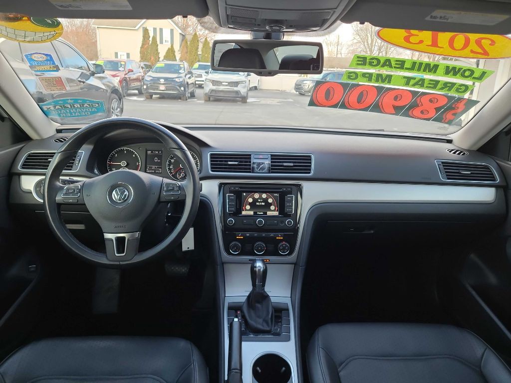 2013 Volkswagen Passat Image 16