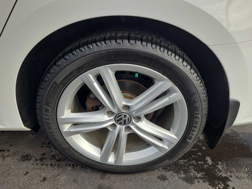 2013 Volkswagen Passat Image 35