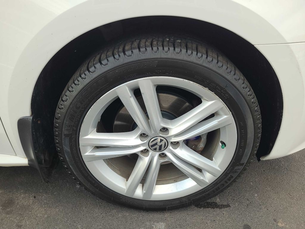 2013 Volkswagen Passat Image 37