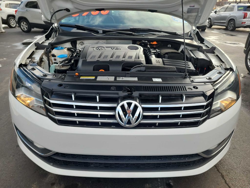 2013 Volkswagen Passat Image 38