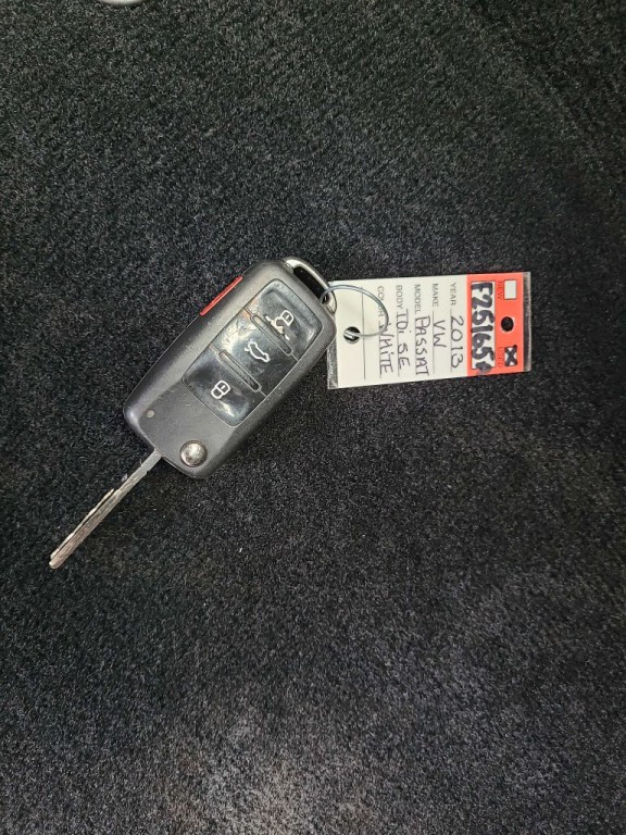 2013 Volkswagen Passat Image 41