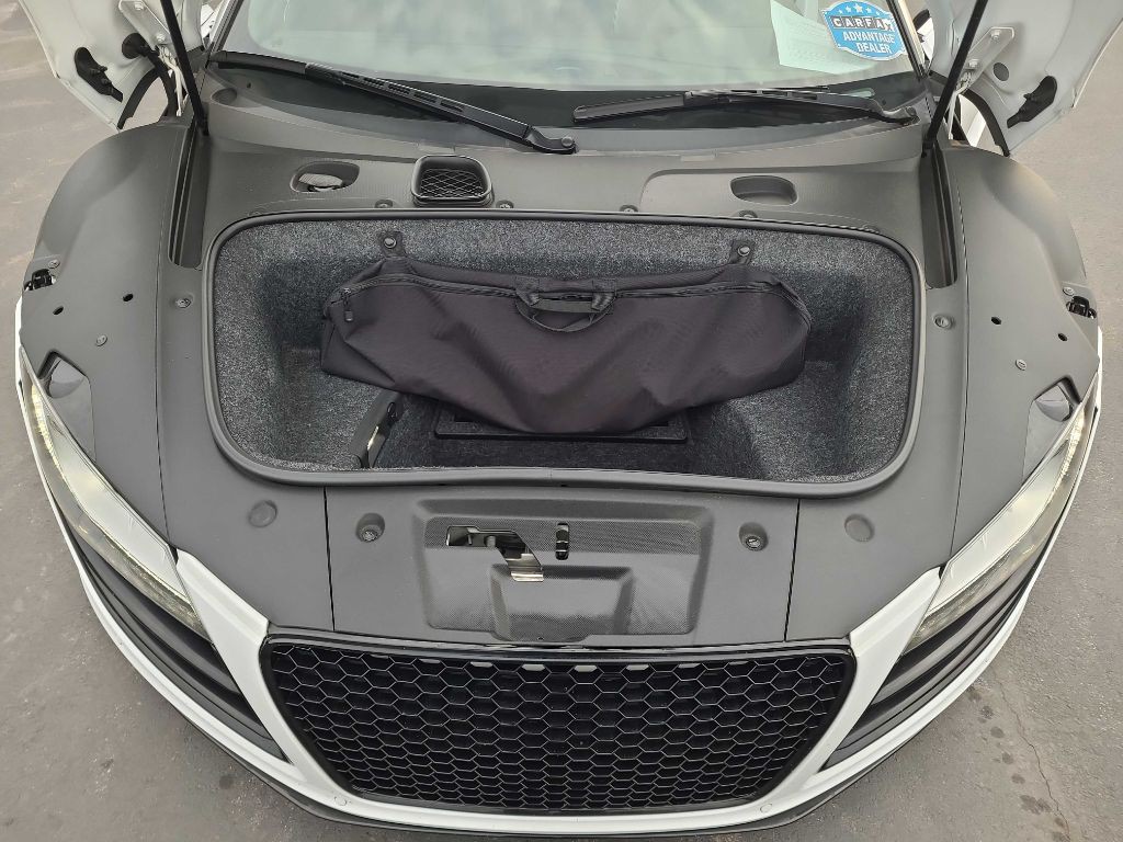 2012 Audi R8 Image 12