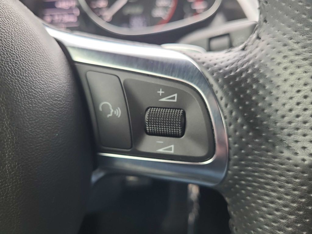 2012 Audi R8 Image 16