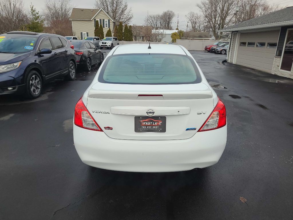 2013 Nissan Versa Image 4