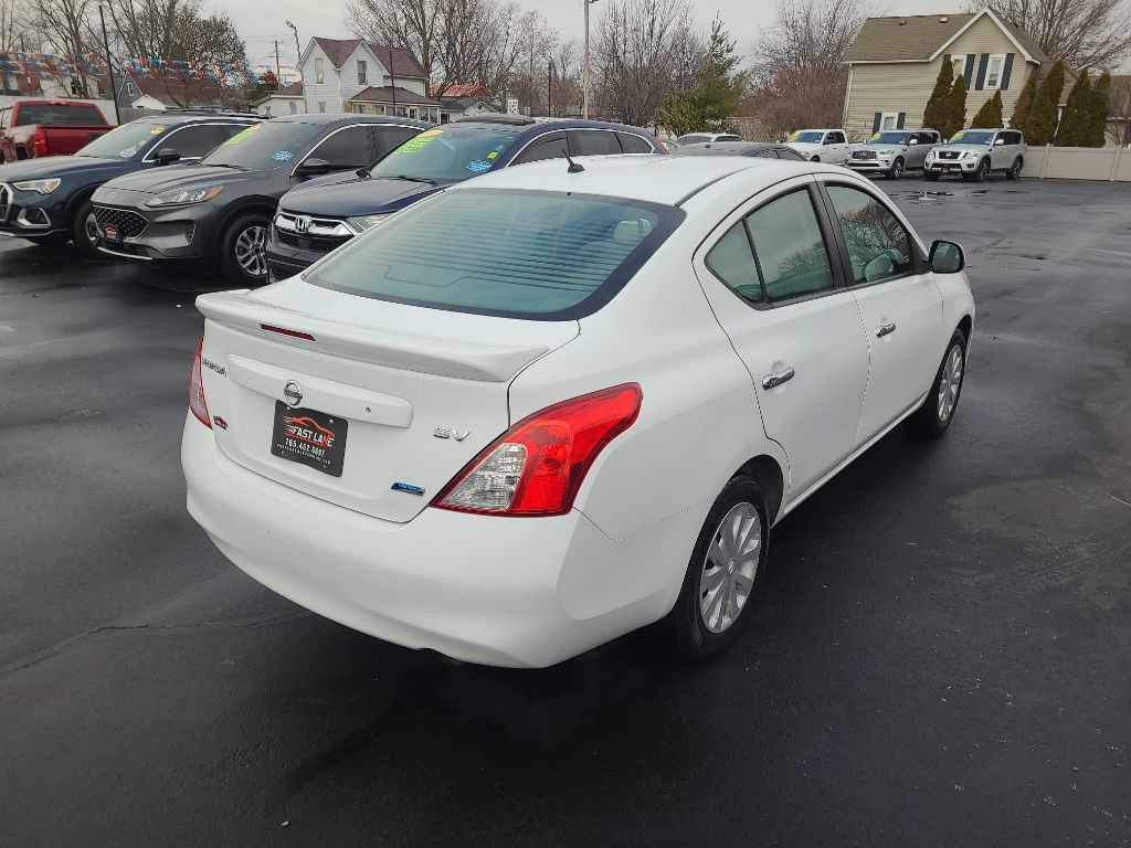 2013 Nissan Versa Image 5