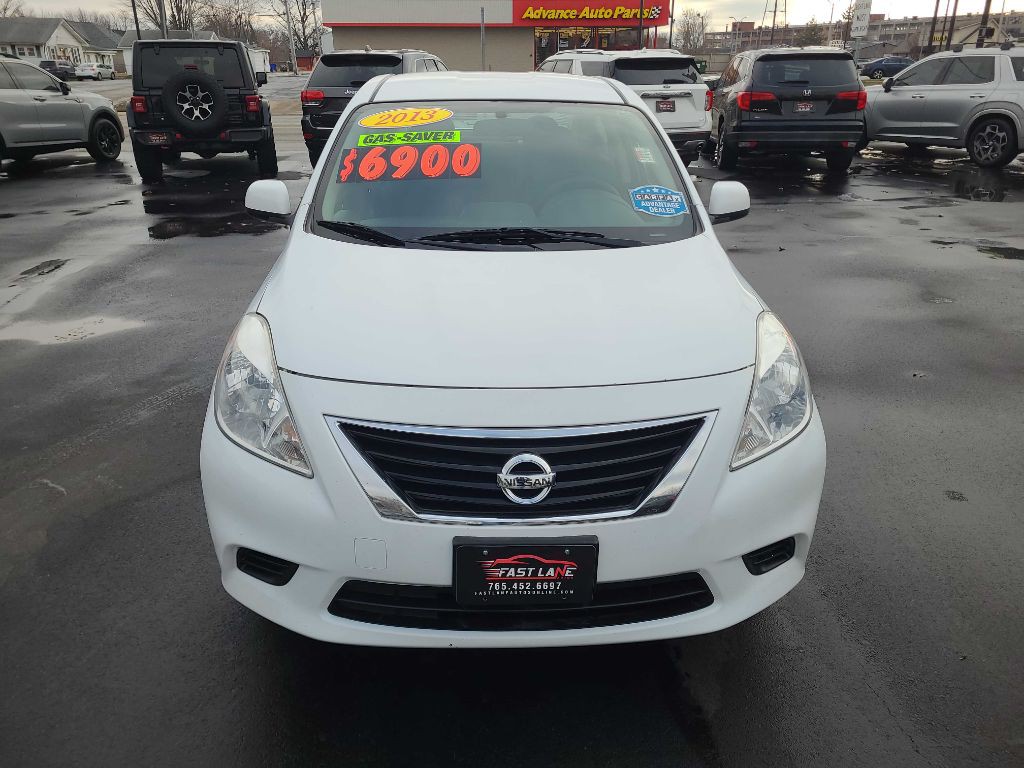 2013 Nissan Versa Image 8
