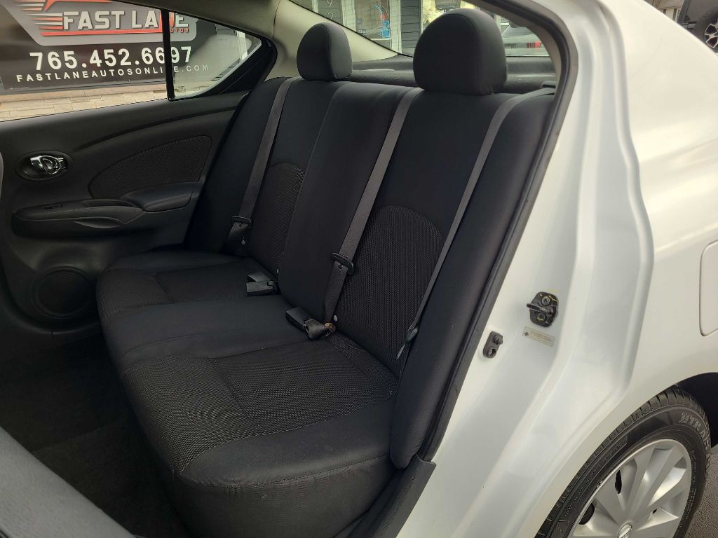 2013 Nissan Versa Image 10