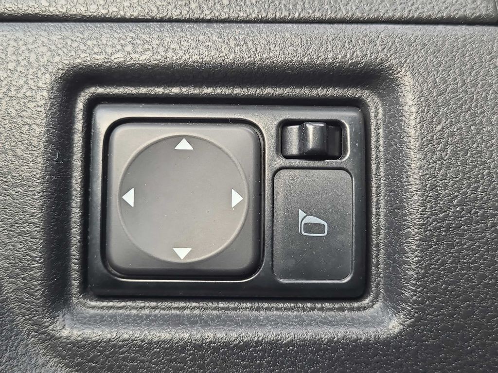 2013 Nissan Versa Image 17