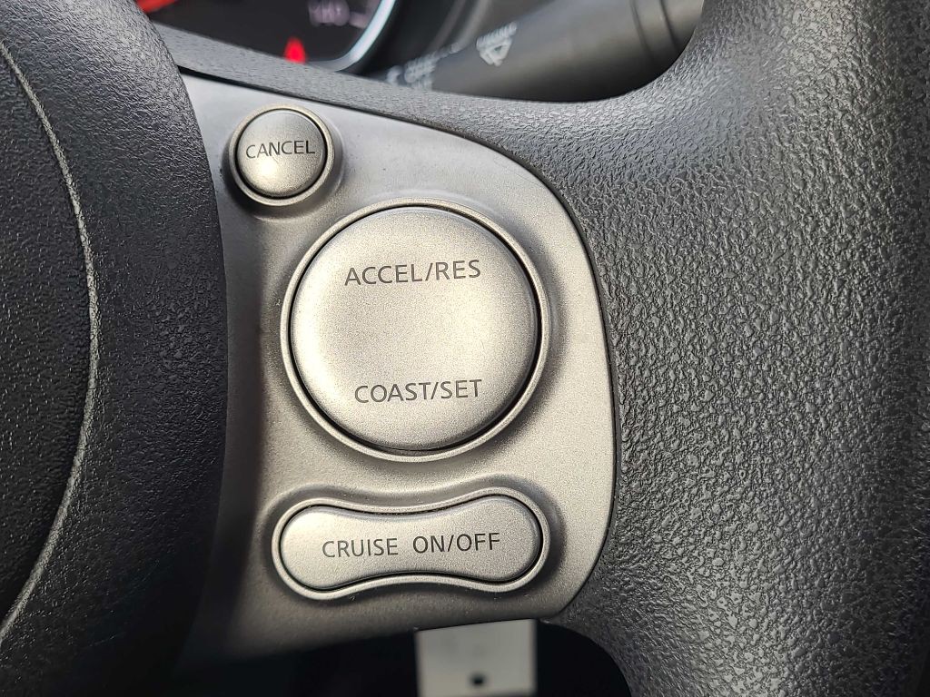 2013 Nissan Versa Image 18