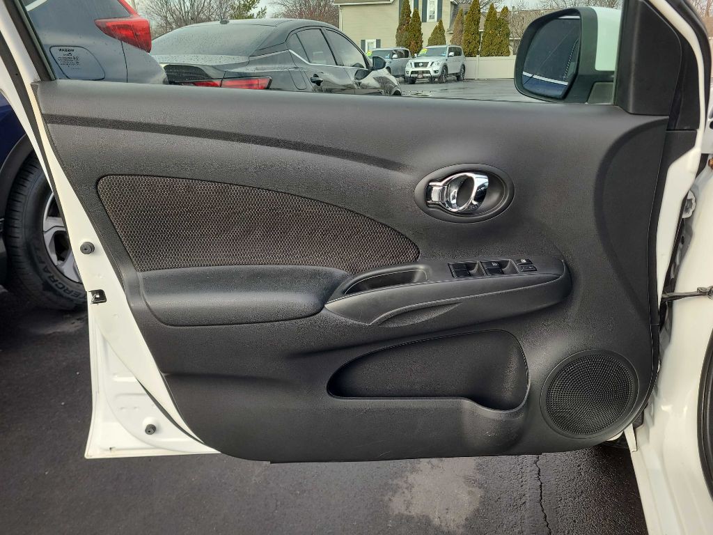 2013 Nissan Versa Image 20