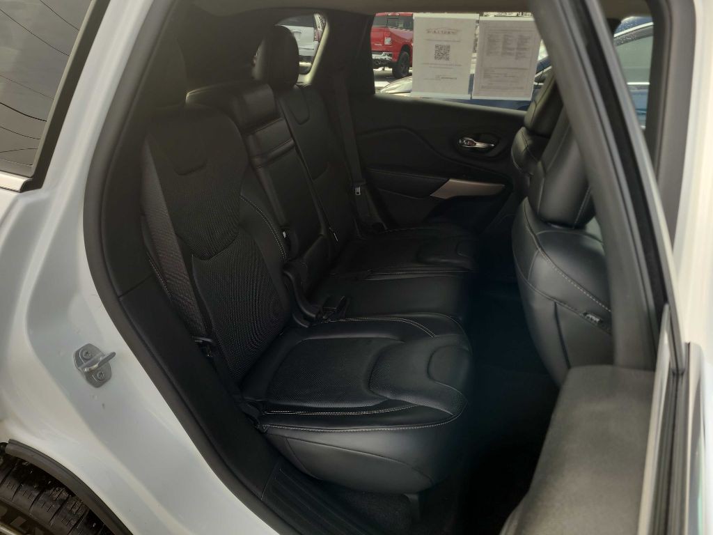 2018 Jeep Cherokee Image 14