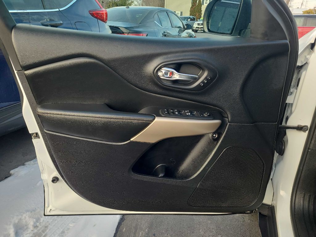 2018 Jeep Cherokee Image 32