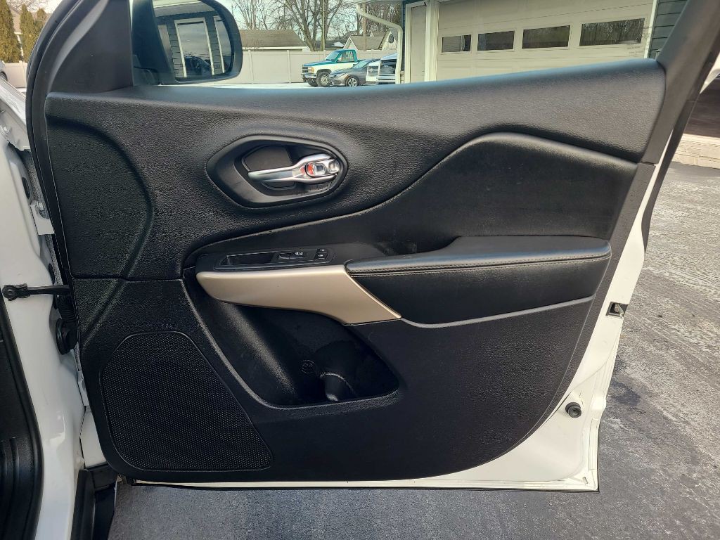 2018 Jeep Cherokee Image 34