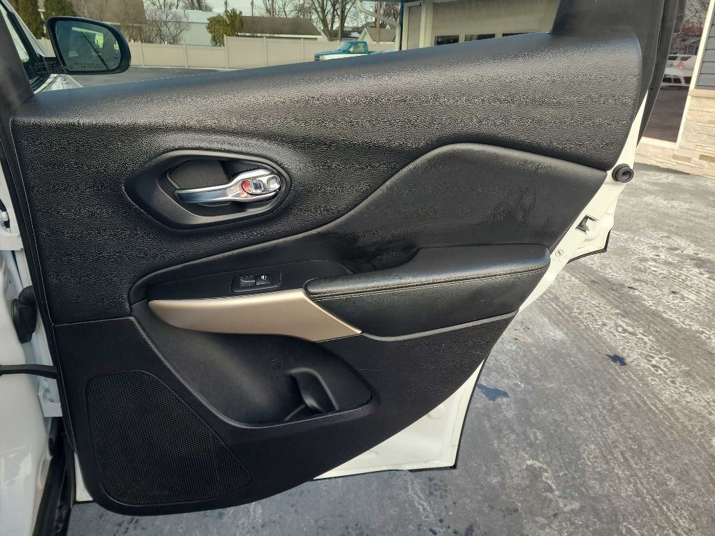 2018 Jeep Cherokee Image 35