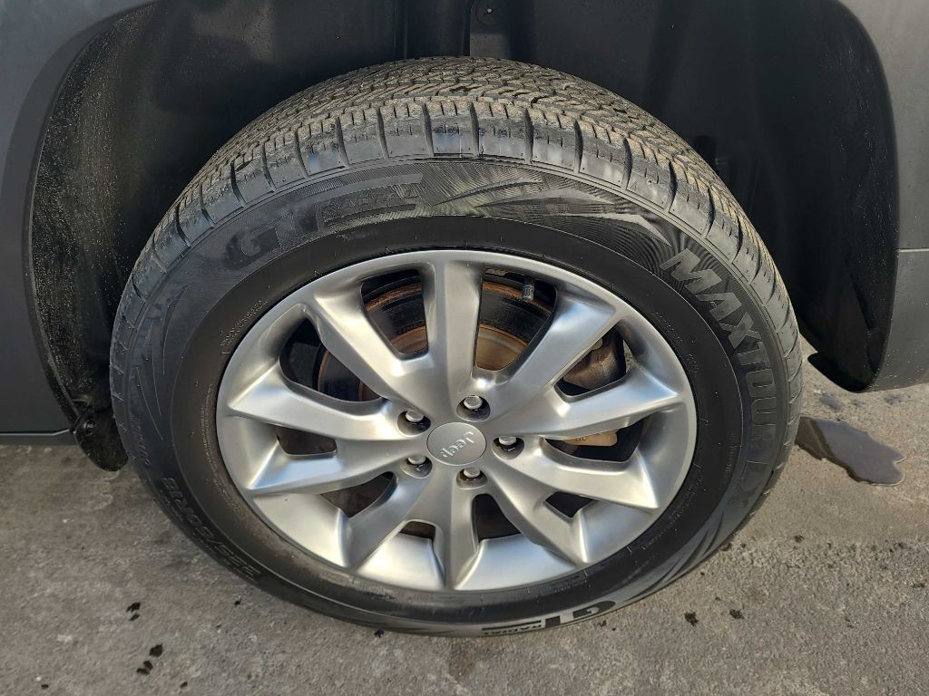 2018 Jeep Cherokee Image 36