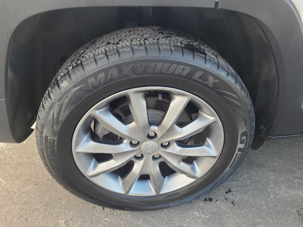 2018 Jeep Cherokee Image 38