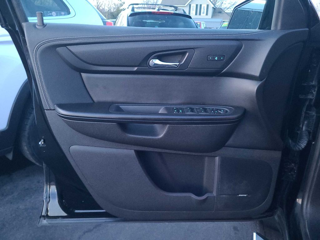 2017 Chevrolet Traverse Image 30