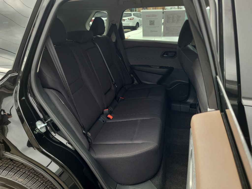 2023 Nissan Rogue Image 13