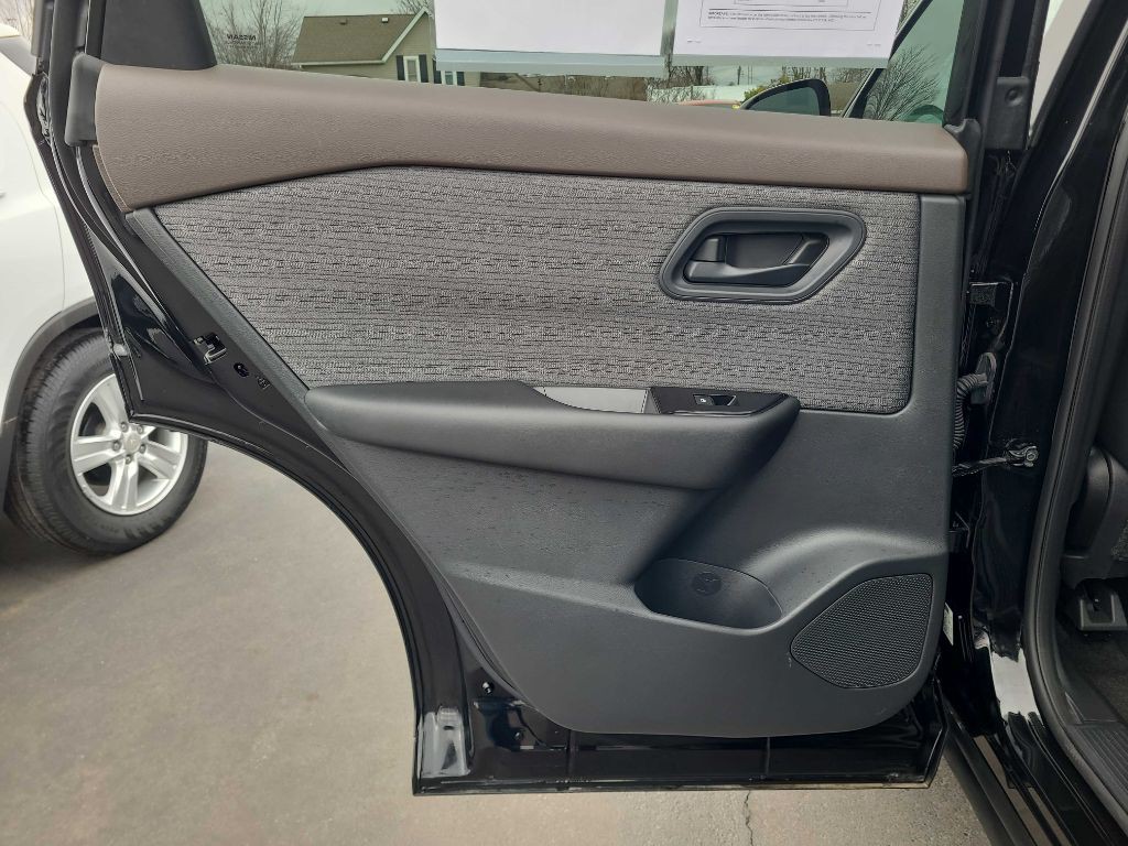 2023 Nissan Rogue Image 26