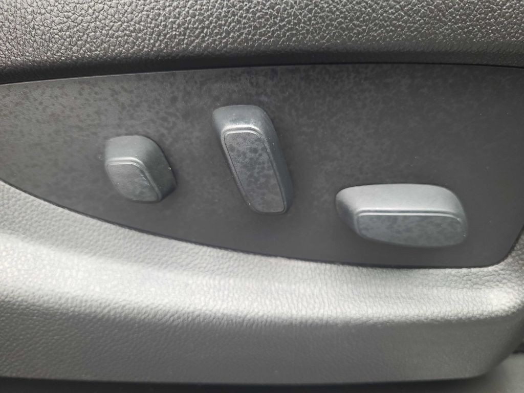 2017 GMC Sierra Image 30