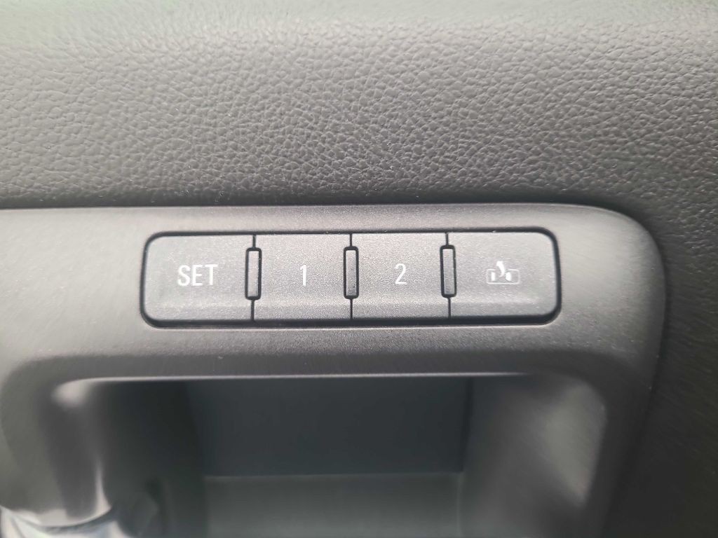 2017 GMC Sierra Image 32