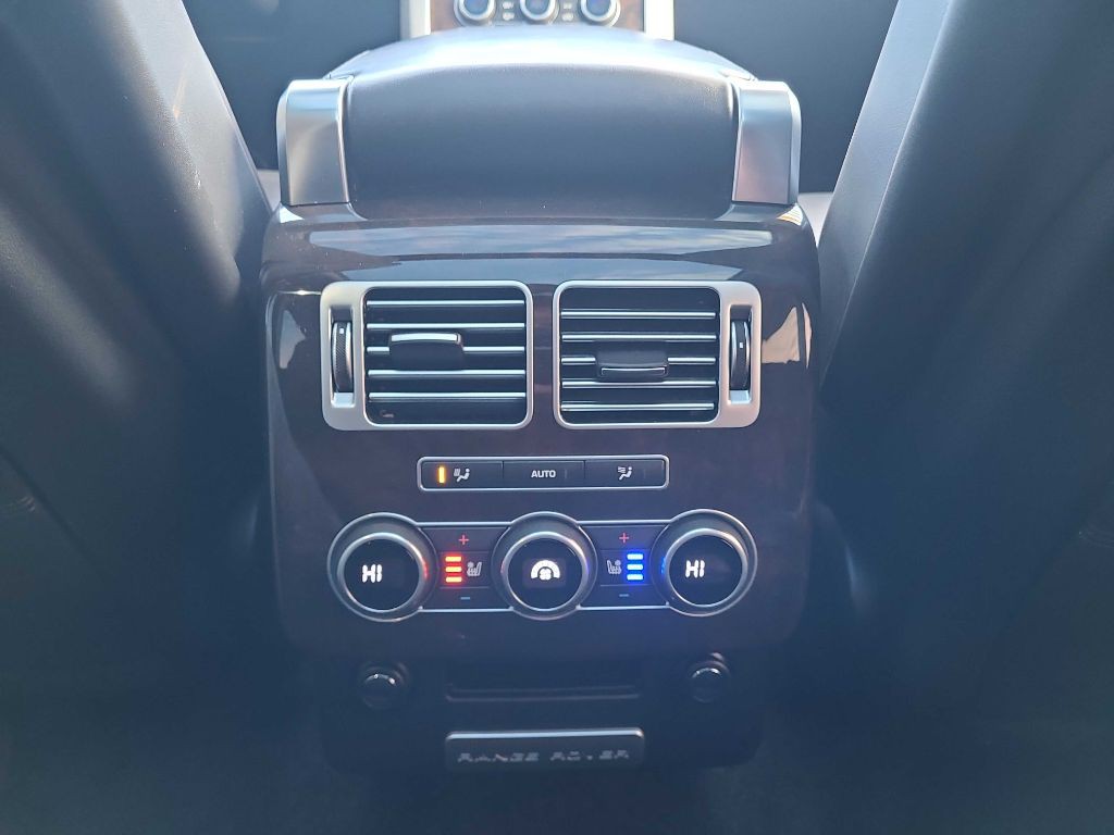 2016 Land Rover Range Rover Image 16