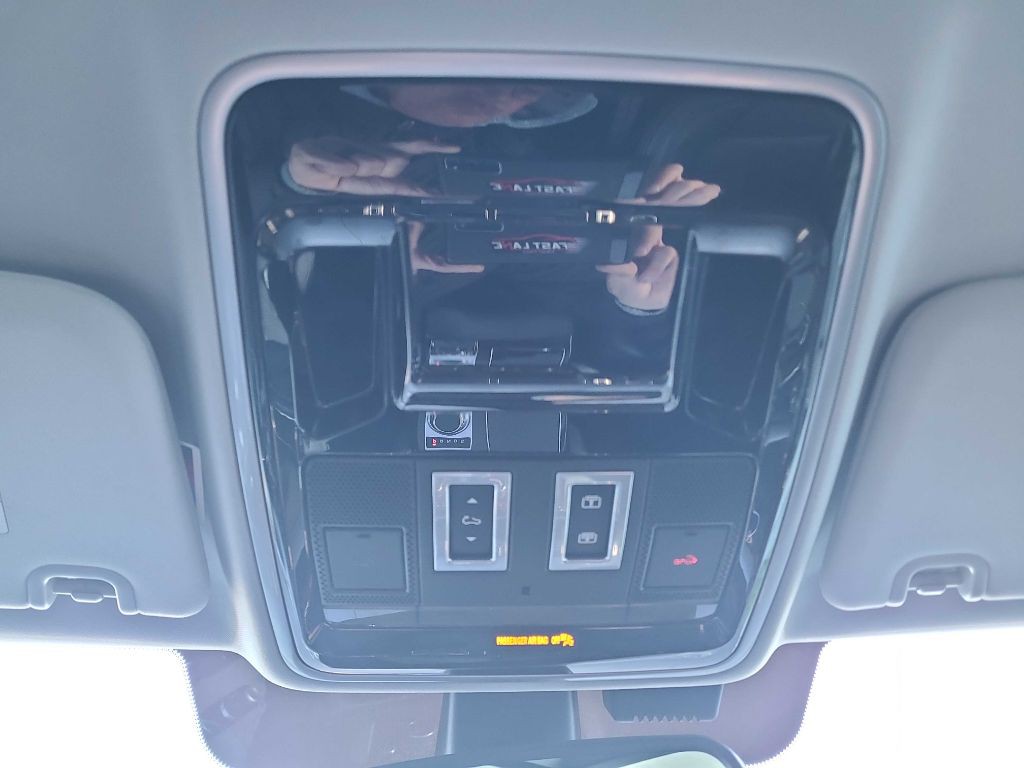 2016 Land Rover Range Rover Image 25